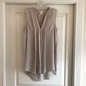 Great shirt for the office or brunch on the patio!